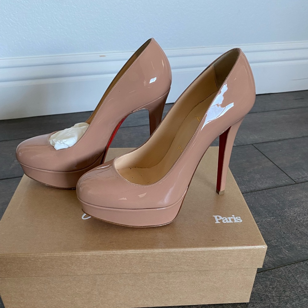 Christian louboutins Bianca nude 140